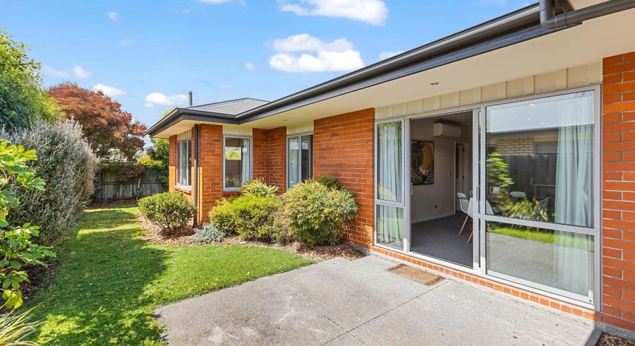  at 15 St Peters Close, Woolston, Christchurch