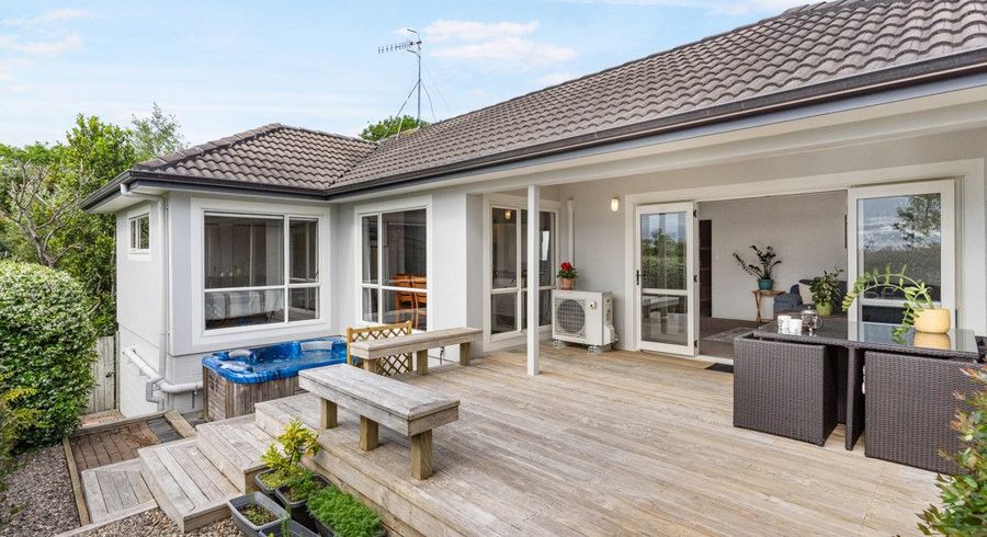  at 8/57 Gladstone Road, Northcote, Auckland