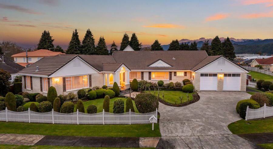  at 19 Comeskey Grove, Elderslea, Upper Hutt, Wellington
