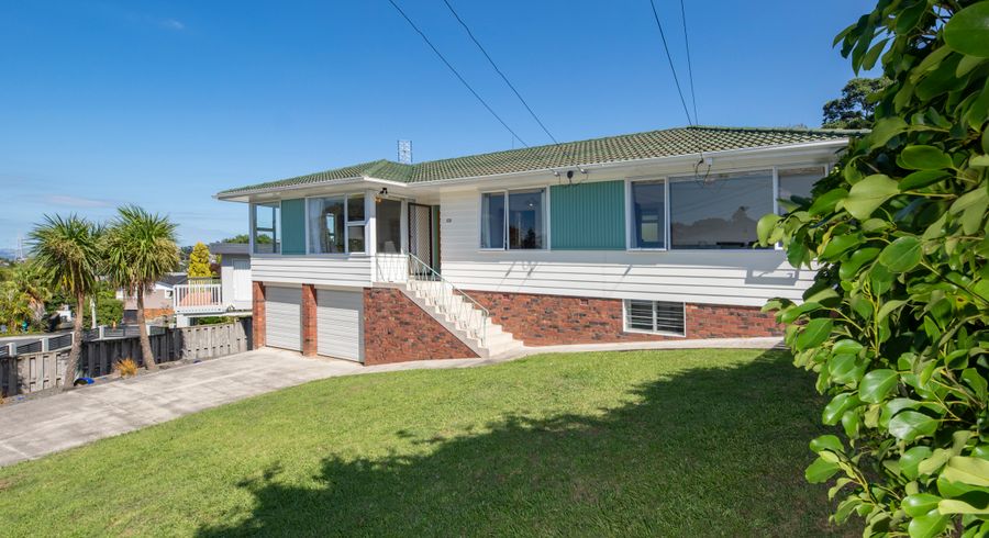  at 16 Rendcomb Place, Hillsborough, Auckland