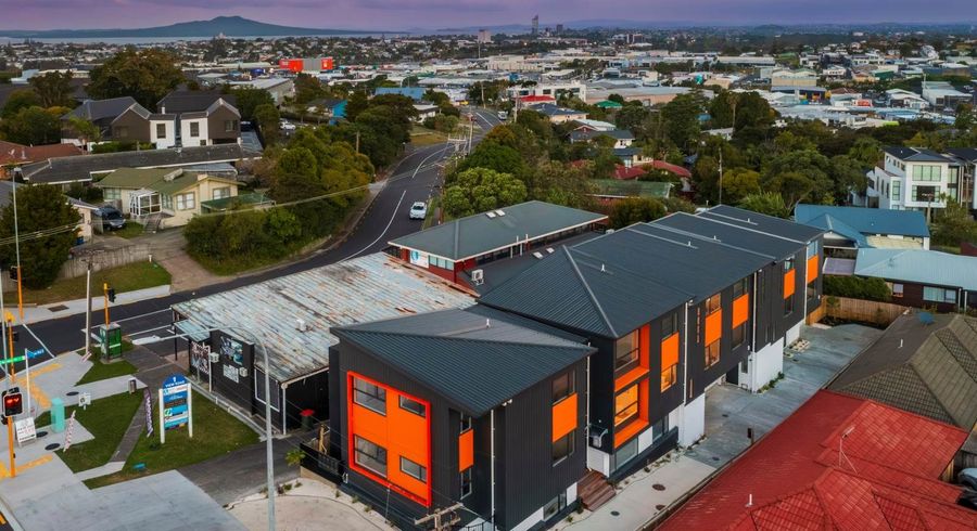  at 7-9/246 Wairau Road, Glenfield, North Shore City, Auckland