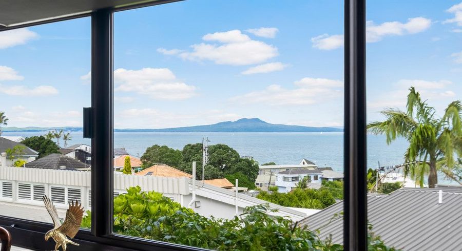  at 1/17 Ridge Road, Waiake, Auckland