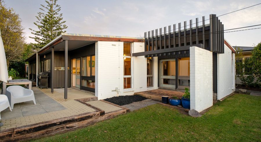  at 27 Hillcrest Road, Hillcrest, Hamilton, Waikato