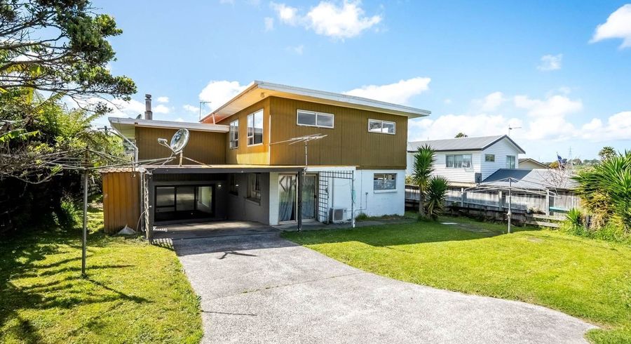  at Upstair /38 Makora Road, Massey, Waitakere City, Auckland