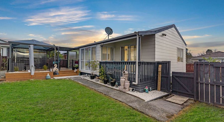  at 211 Waitemata Drive, Ranui, Auckland