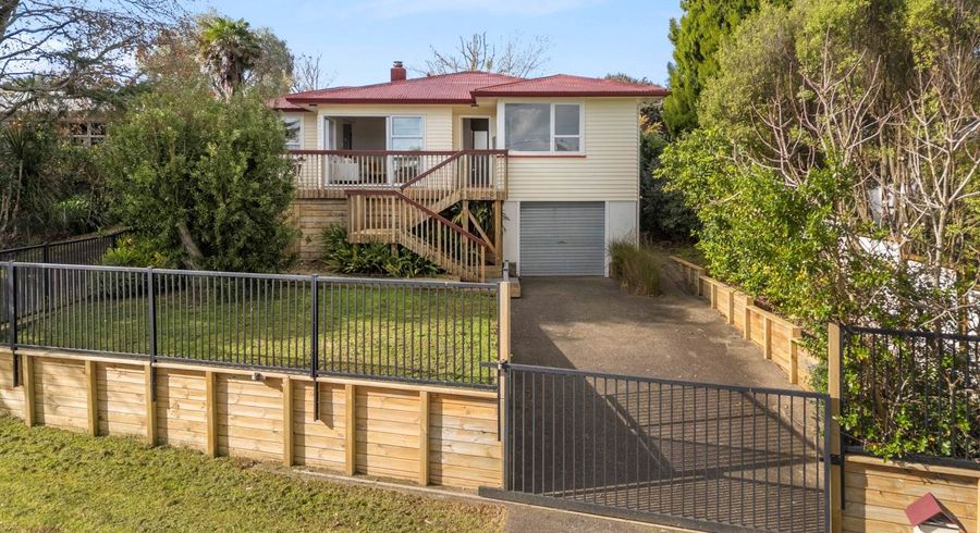  at 3 Marie Crescent, Te Atatu South, Waitakere City, Auckland
