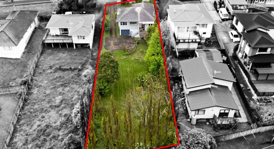  at 207 Sturges Road, Henderson, Waitakere City, Auckland