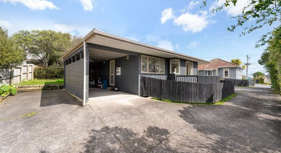  at 1/140 Titirangi Road, New Lynn, Waitakere City, Auckland