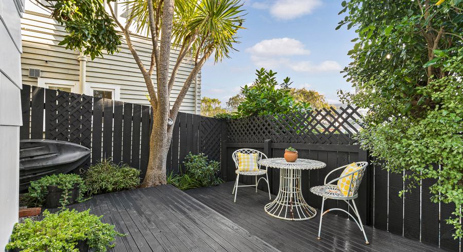  at 5I Duke Street, Mount Victoria, Wellington