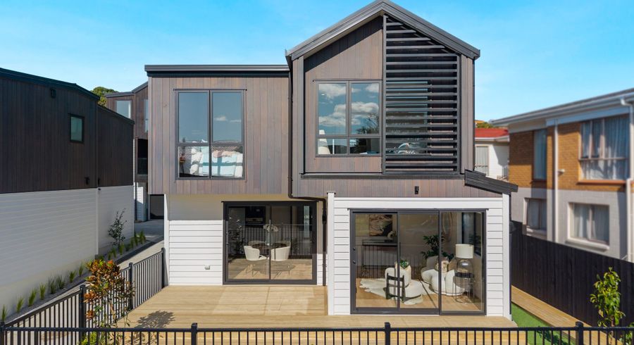  at 10A Prince Regent Drive, Half Moon Bay, Manukau City, Auckland