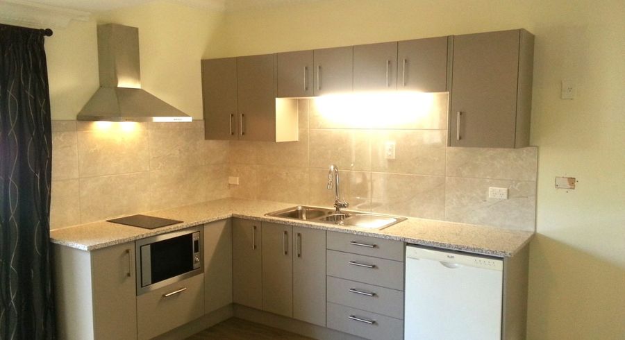  at 8 Eclipse Place, Half Moon Bay, Auckland