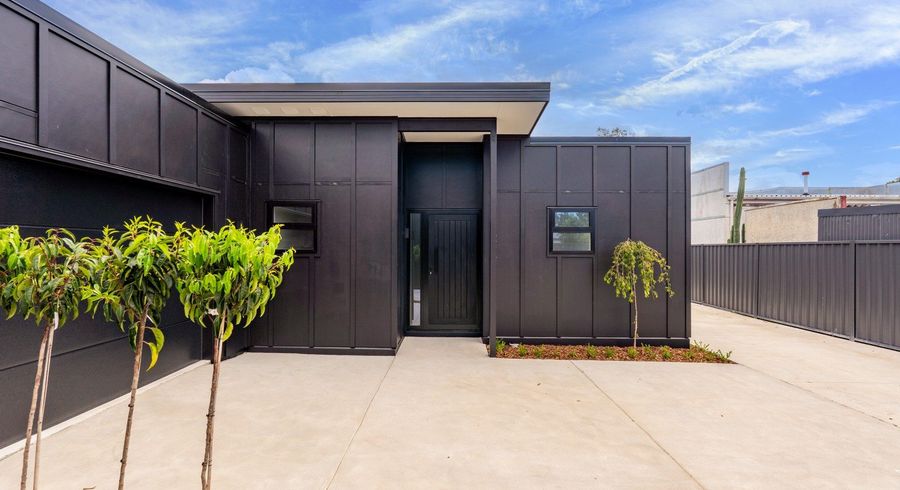  at 927A Nelson Street North (front townhouse), Mahora, Hastings, Hawke's Bay