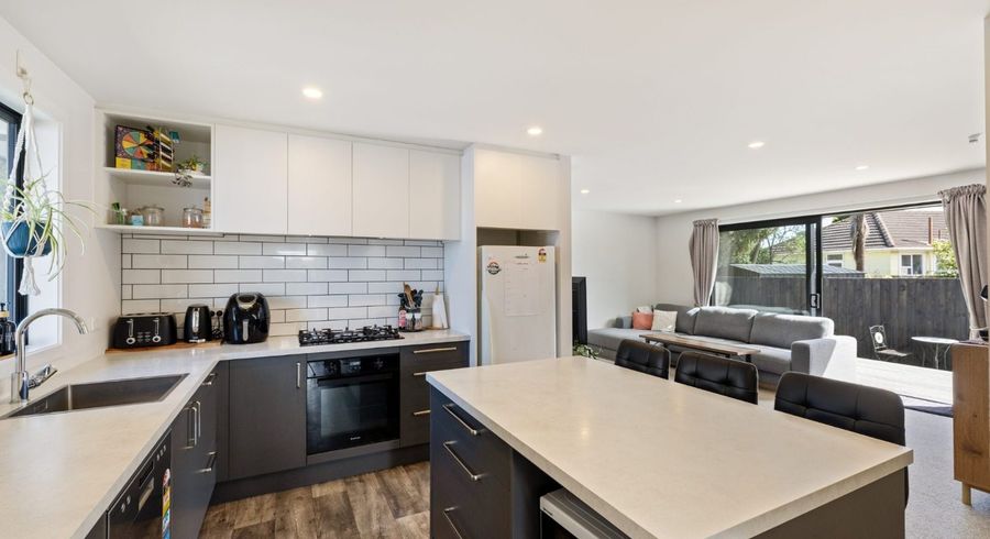  at 2/19 Tensing Place, Sockburn, Christchurch City, Canterbury