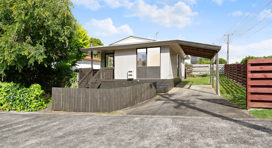  at 2/80 Parrs Cross Road, Henderson, Auckland