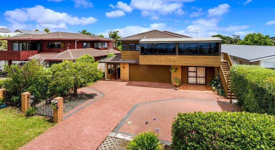  at 850 East Coast Road, Oteha, North Shore City, Auckland