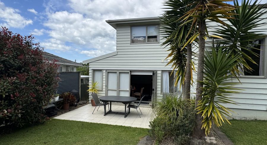 at 2B Hatherlow Street, Glenfield, North Shore City, Auckland