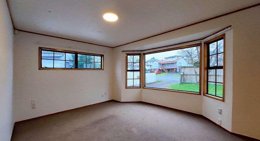  at 33 Everglade Drive, Goodwood Heights, Auckland