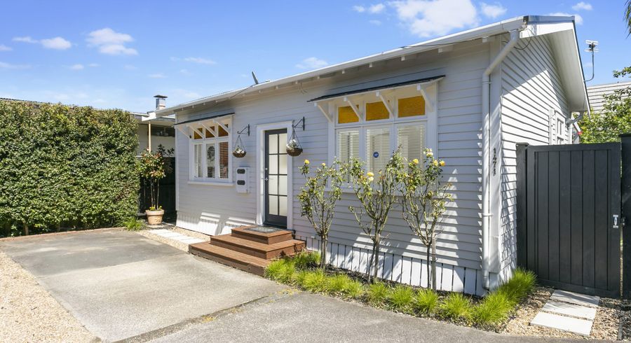  at 1/1471 Great North Road, Waterview, Auckland