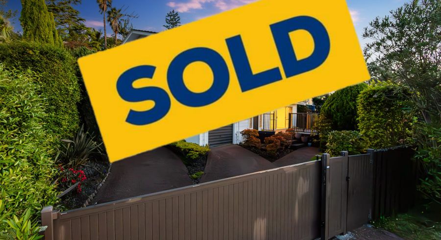  at 39 Squirrel Lane, Browns Bay, Auckland