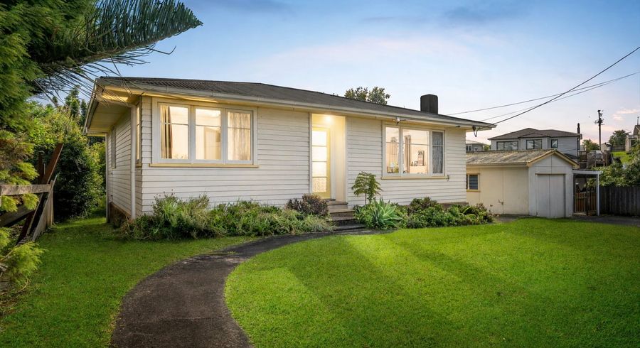  at 4 Pomelo Road, Te Atatu South, Waitakere City, Auckland