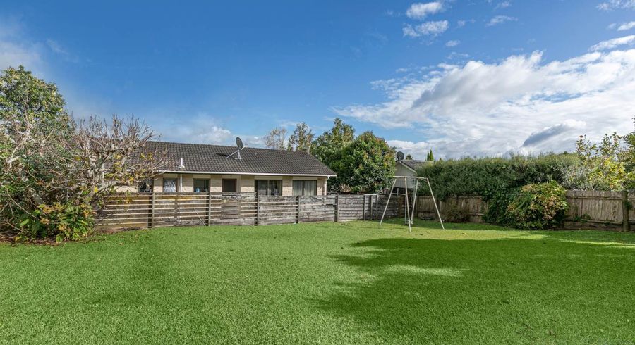  at 40 Sunnyfield Crescent, Glenfield, Auckland