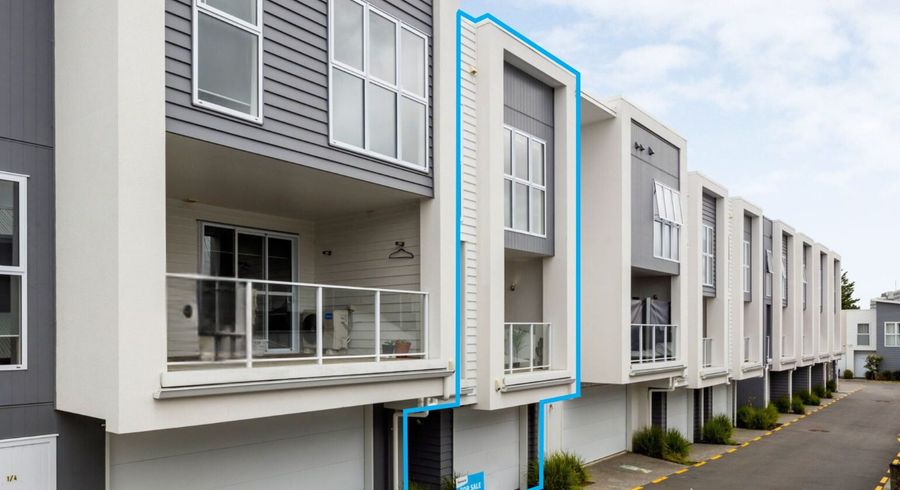  at 2/4 Palmerston Street, Hamilton Central, Hamilton