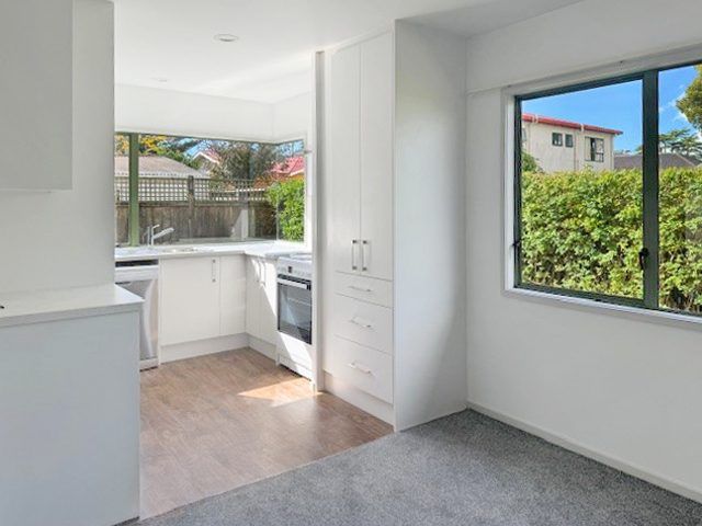  at 2/18 Northcote Rd, Takapuna, North Shore City, Auckland