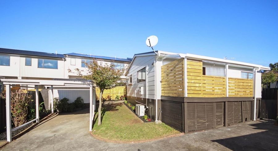  at 2/18 Binsted Road, New Lynn, Waitakere City, Auckland