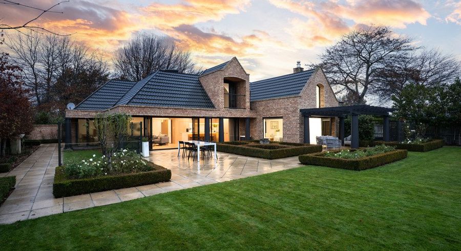  at 60 Regent'S Park Drive, CASEBROOK, CHRISTCHURCH