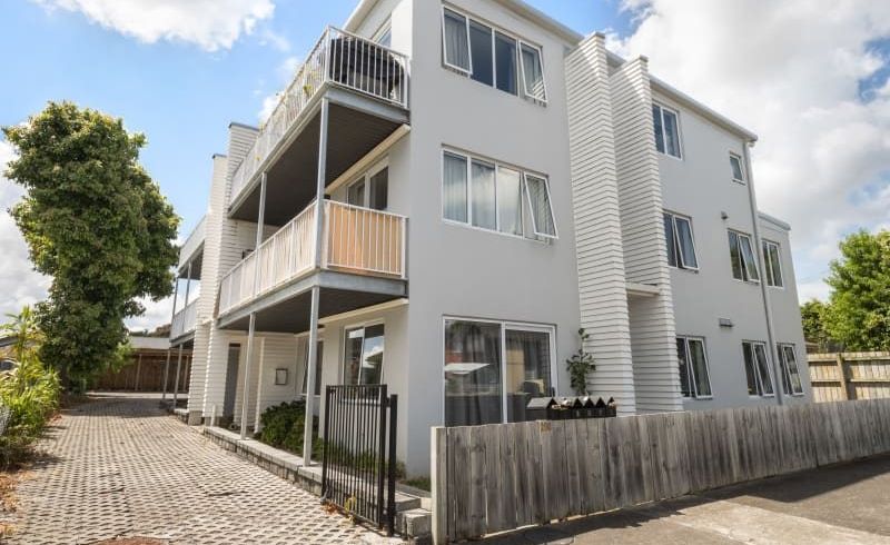  at 2/200 Pilkington Rd, Point England, Auckland City, Auckland
