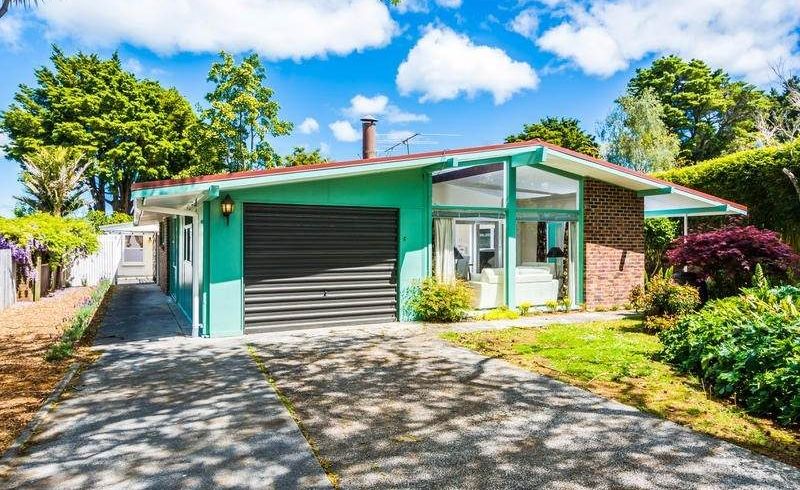  at 6 Totara Grove, Hillcrest, North Shore City, Auckland