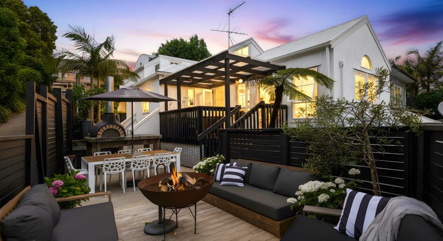  at 1/35 Newhaven Terrace, Mairangi Bay, North Shore City, Auckland