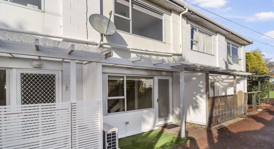  at 3/8 Lorraine Avenue, Mount Albert, Auckland City, Auckland