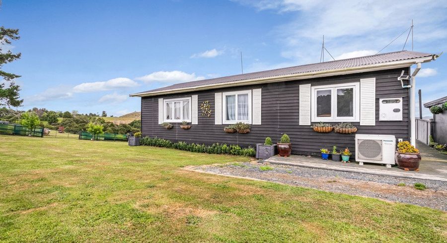  at 85 Axtens Road, Bombay