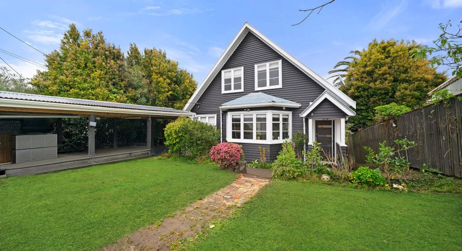  at 121  Fairview Avenue, Fairview Heights, North Shore City, Auckland