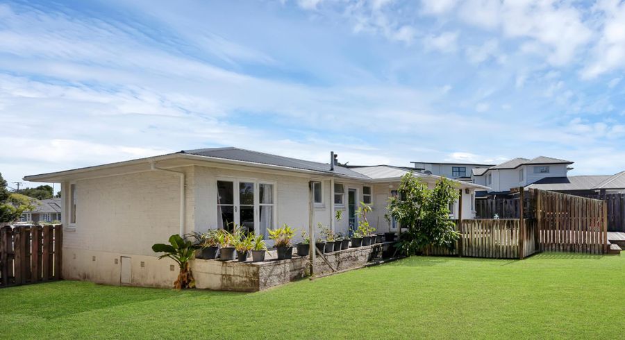  at 6 Glenvil Lane, Te Atatu Peninsula, Auckland