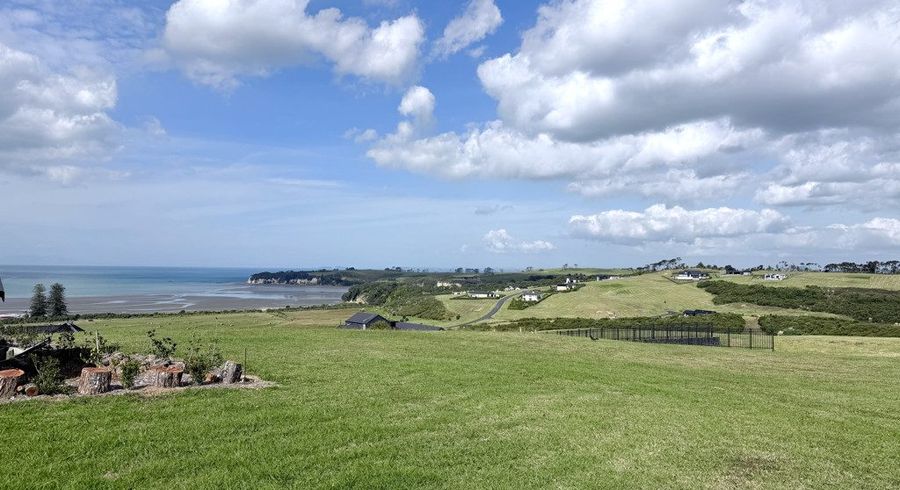  at 4 Hurihuri Road, Okura, North Shore City, Auckland