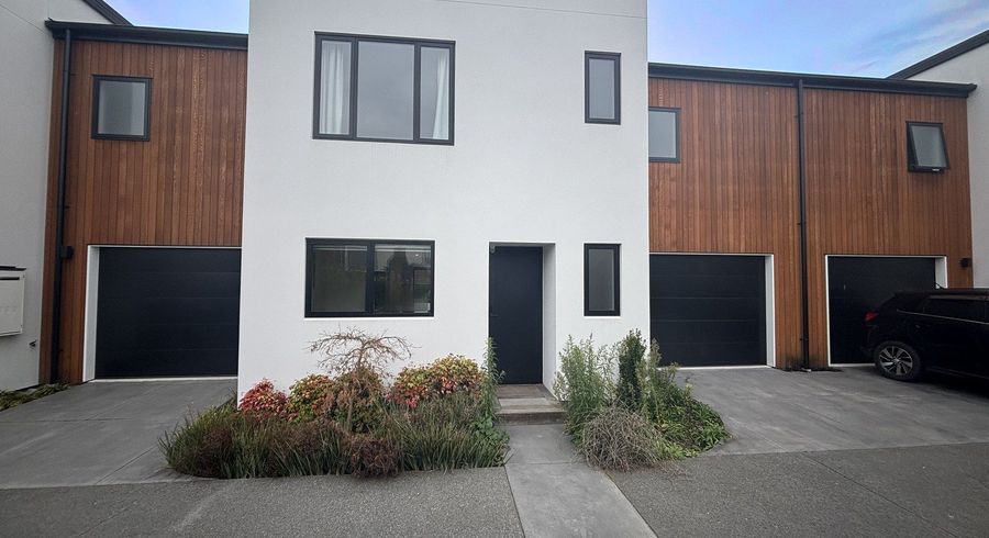  at 2/85 Brockworth Place, Riccarton, Christchurch City, Canterbury