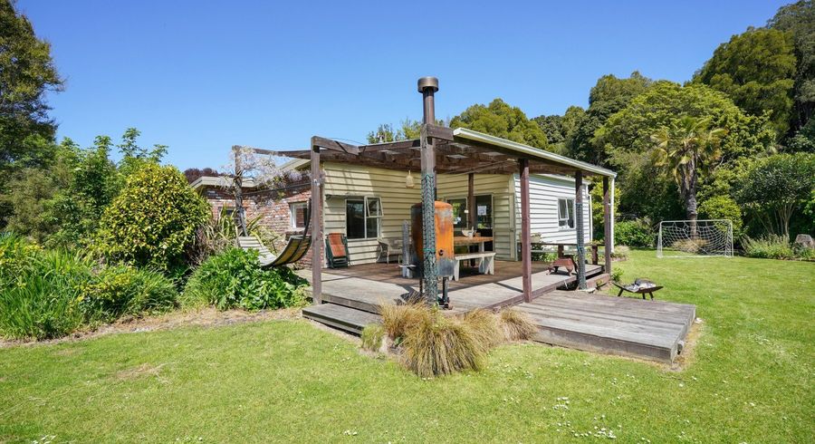  at 18 Mahuri Road, Otatara