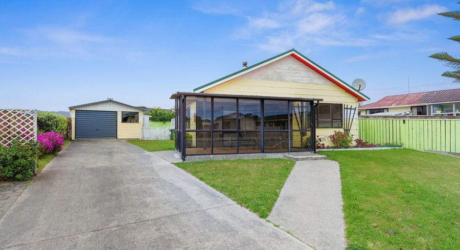  at 13 Hewson Crescent, Otaki Beach, Otaki