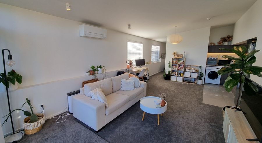  at 2/105 Onewa Road, Northcote, Auckland