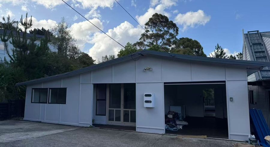  at 116 The Avenue, Lucas Heights, Auckland