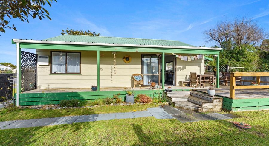  at 83 Norfolk Crescent, Otaki Beach, Otaki