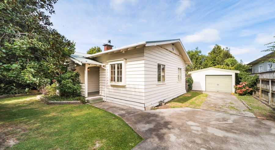  at 16 Ngaio Street, West End, Palmerston North, Manawatu / Whanganui