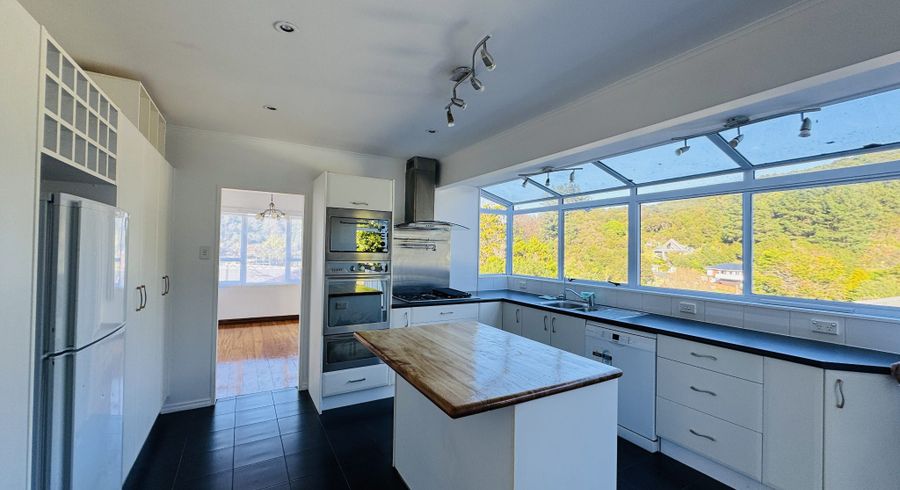  at 5 Lincoln Grove, Wainuiomata, Lower Hutt, Wellington