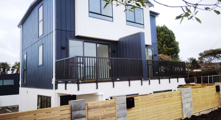  at 43 Tirimoana Road, Te Atatū South, Auckland