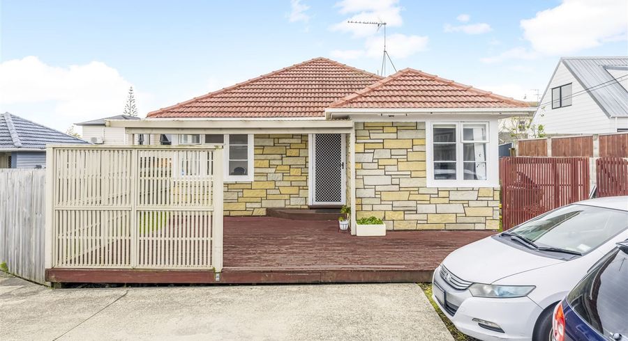  at 5 Noton Road, Mount Roskill, Auckland