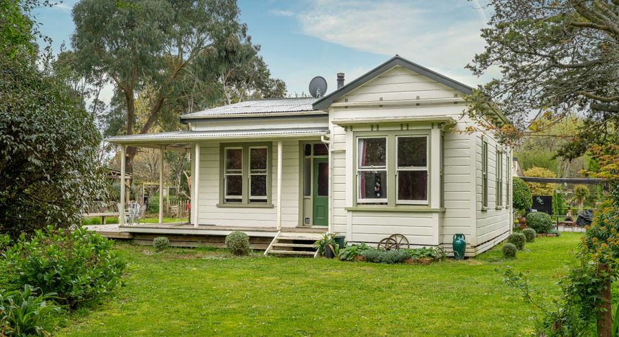  at 25 Chester Road, Clareville, Carterton
