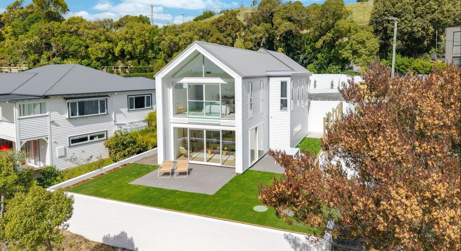  at 2/1 The Brae, Mount Pleasant, Christchurch City, Canterbury