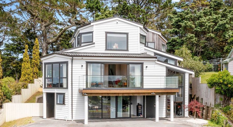  at 10 Pigeonwood Lane, Albany, Auckland